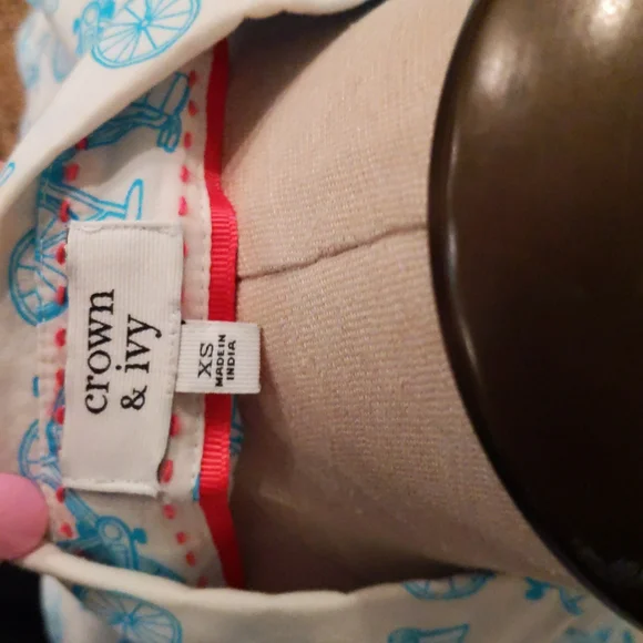 Crown & ivy button up shirt - Picture 4 of 4